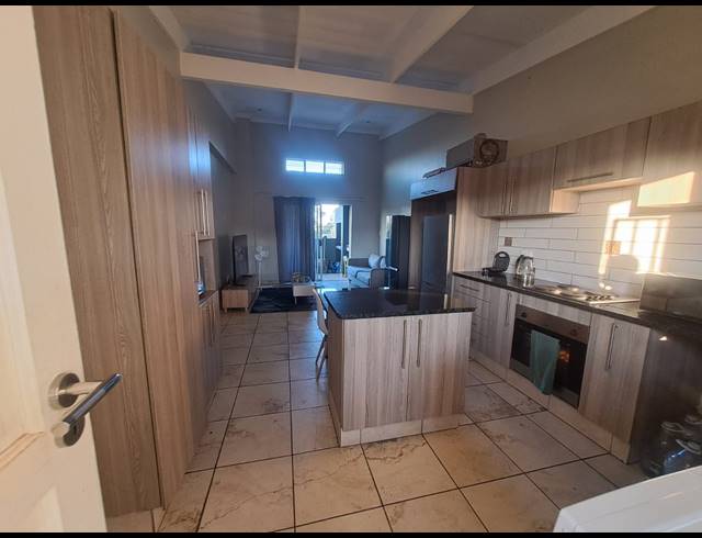 3 BEDROOM APARTMENT FOR SALE IN WATERVAL EAST